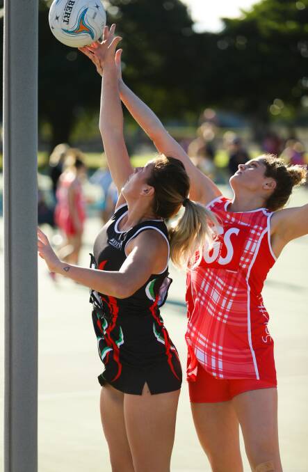 West Leagues Balance take on Souths Pride in Newcastle Netball.