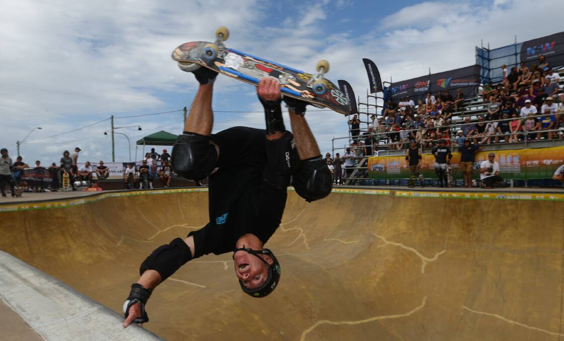 John Bogaerts impresses the crowd with his skateboard moves at Bar Beach Skate Bowl. 
