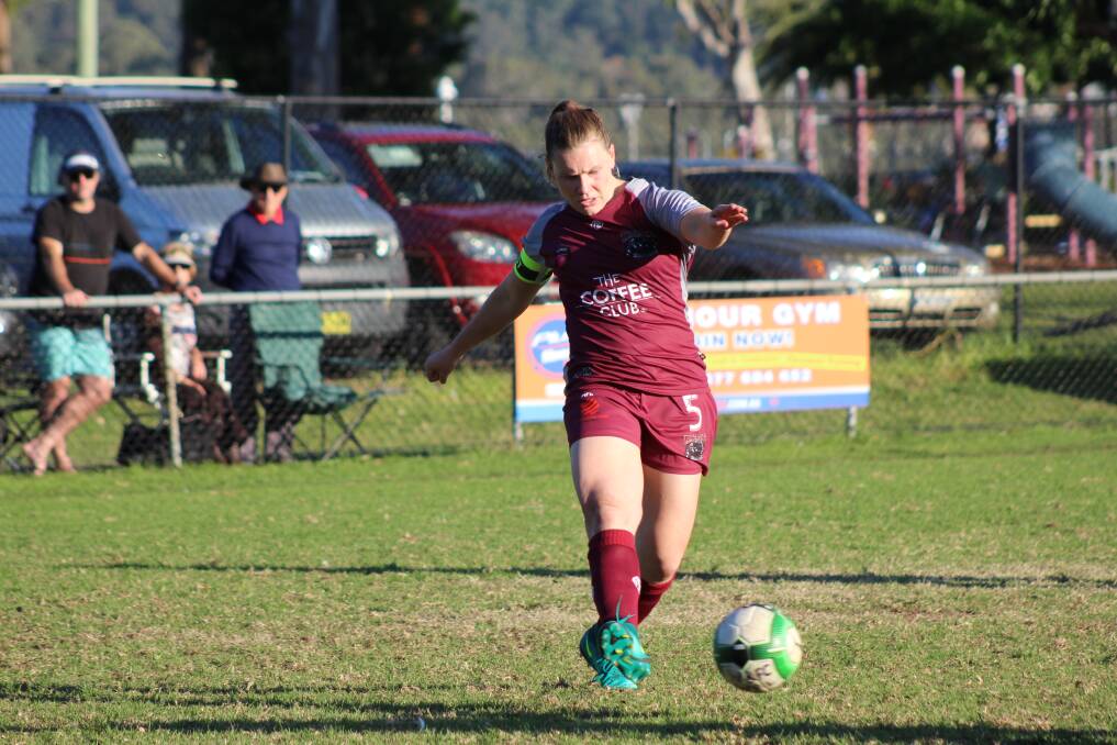 Nadja Squires goes on the attack for Warners Bay against Merewether in WPL on Sunday.