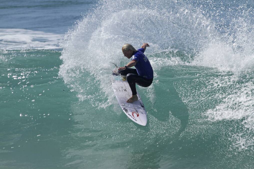 Jackson Baker competing in the Newcastle leg of the Subway Summer Surf Series. Pic: Ethan Smith, Surfing NSW.