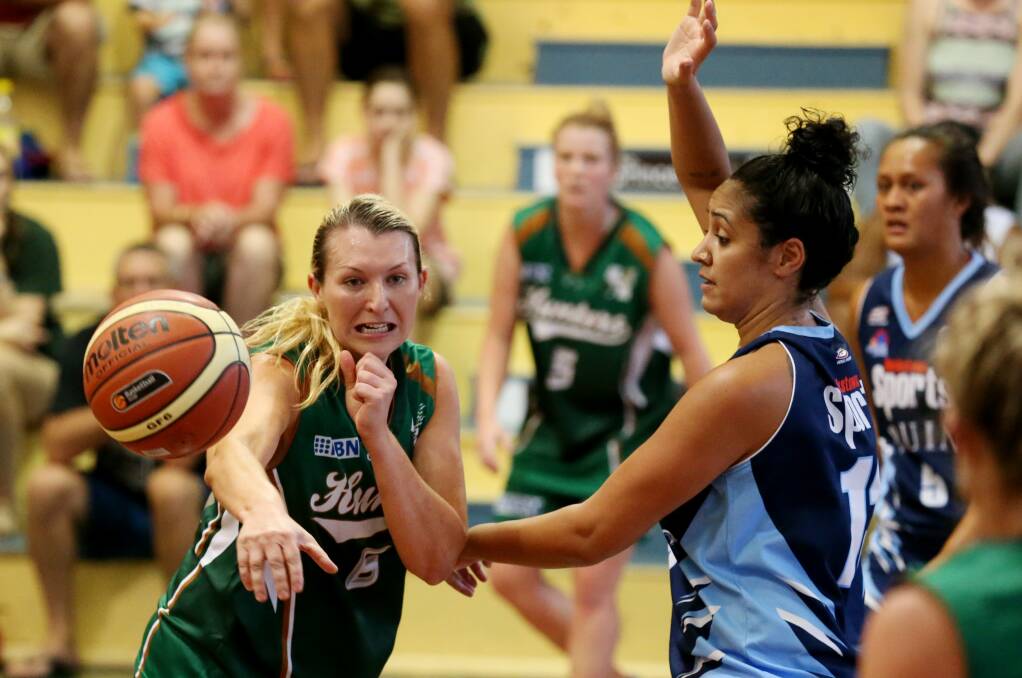 STRONG PLAYER: Newcastle Hunters' Jill Morgan in action during the Waratah League women's championship at Newcastle Basketball Stadium.