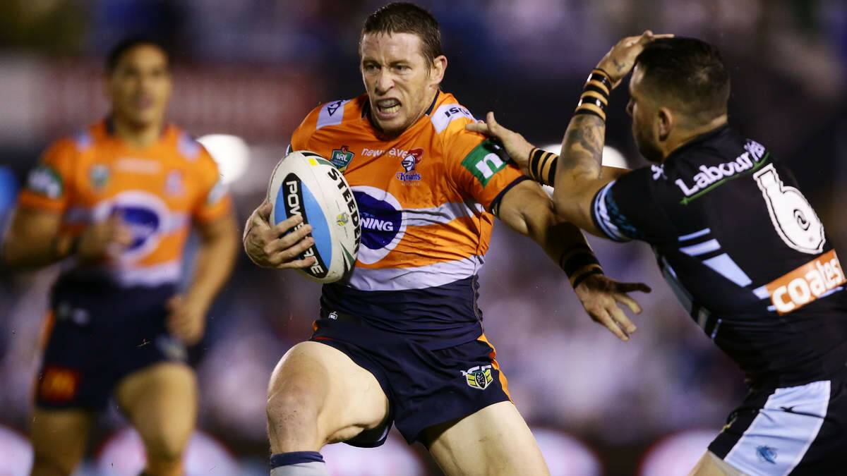 Newcastle Knights captain Kurt Gidley takes on Cronulla’s defense. Picture: Getty Images