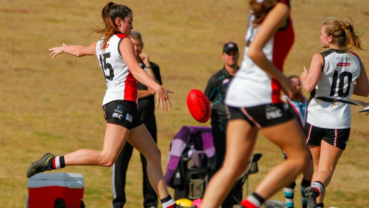 Kirstie Hutton, who was named one of the best on field, leads another attack for Terrigal Avoca as they stormed to a 123 point win at home. Picture: Tim Pearson