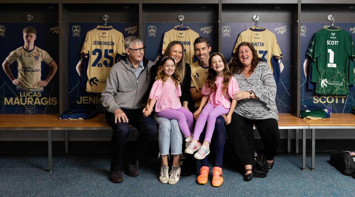 Jets veteran Jason Hoffman with wife Tash, daughters Delilah and India and parents Lynette and Don before what is likely to be his swansong game. Picture by Jonathan Carroll