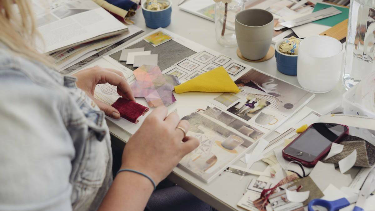 ﻿HANDS ON: Craft is held at Mayfield Senior Citizens on Thursday.