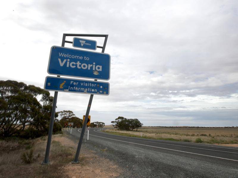 Members of 16 Regiment, Royal Australian Artillery will man checkpoints on the Victorian border.