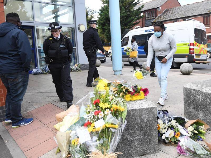 Londoners have paid tribute to a police officer who was fatally shot at Croydon Custody Centre.