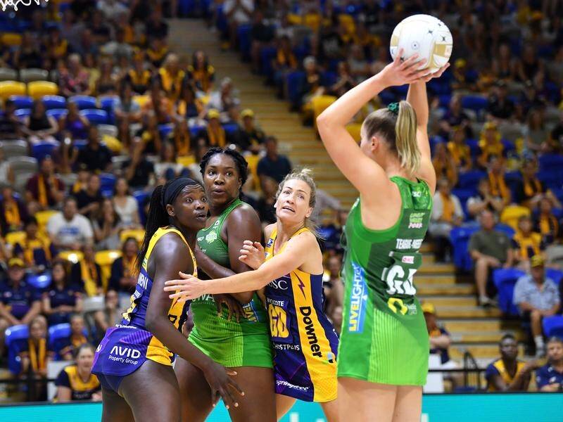 Super Netball will continue with the two-point Super Shot in next year's competition.